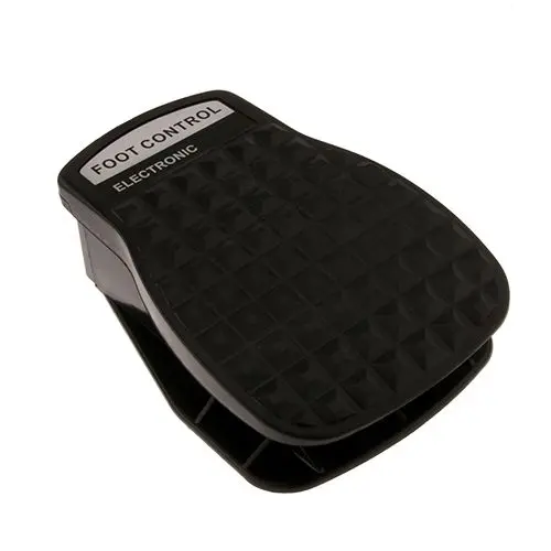 Pedál k brusce na ovládání rychlosti otáček