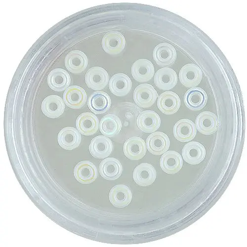 Ozdoby na nehty - bílé prstýnky